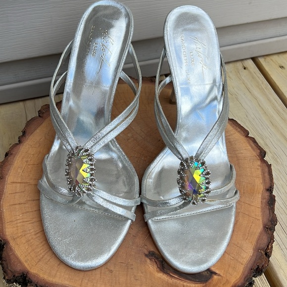 ❌ DONATED ❌ - 💚 3 for $12 💚 - The Look Luxe Randolph Duke Heels - Picture 2 of 16